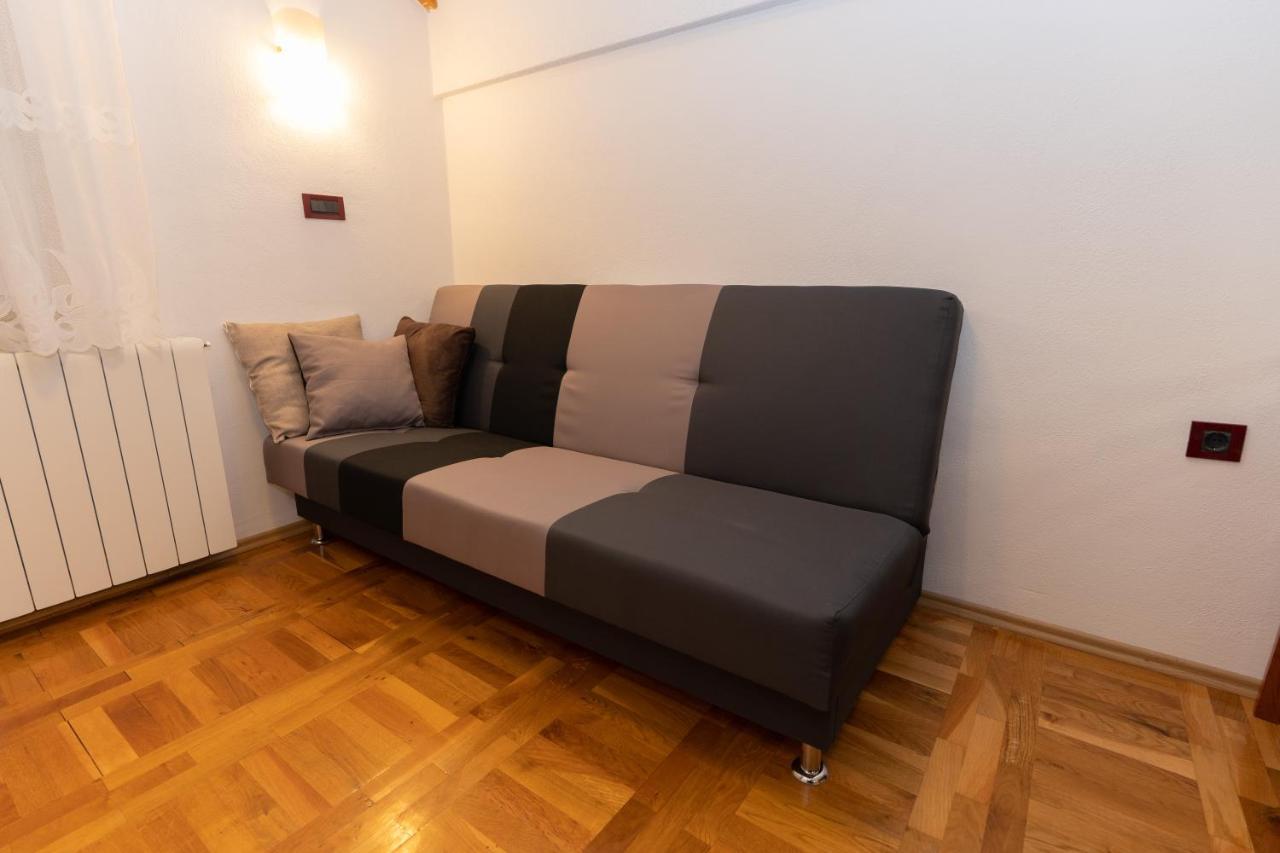 Apartman Miramare Оточац Экстерьер фото