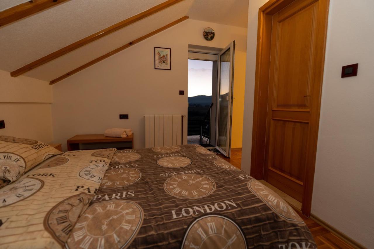 Apartman Miramare Оточац Экстерьер фото