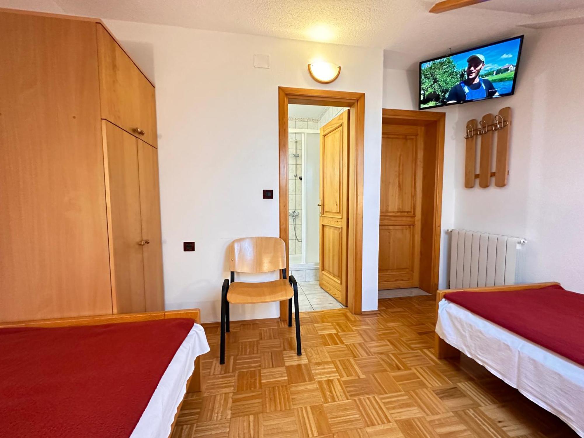 Apartman Miramare Оточац Экстерьер фото