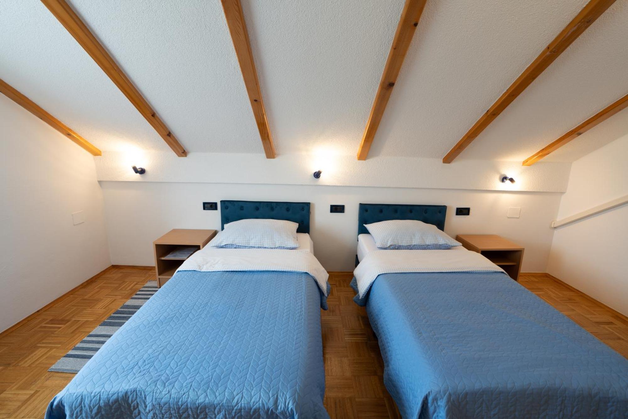 Apartman Miramare Оточац Экстерьер фото