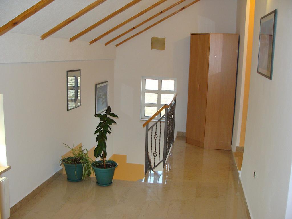 Apartman Miramare Оточац Экстерьер фото