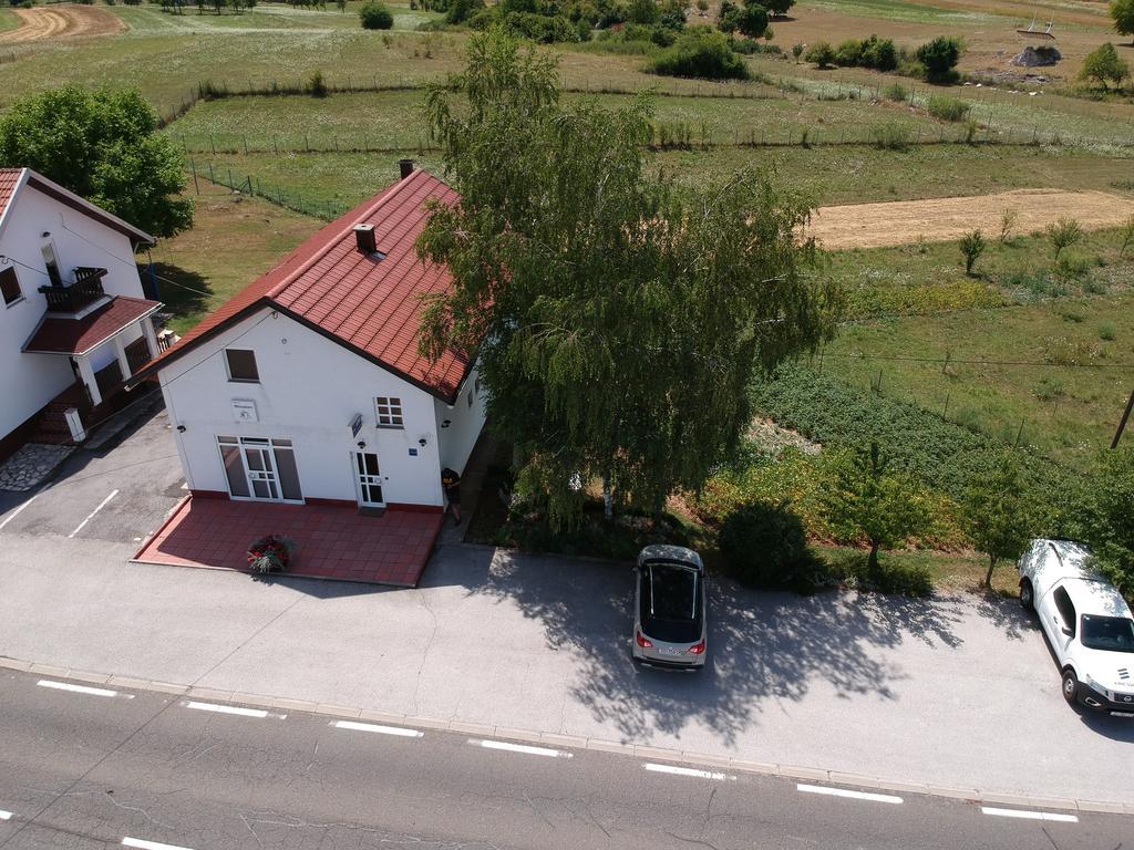 Apartman Miramare Оточац Экстерьер фото